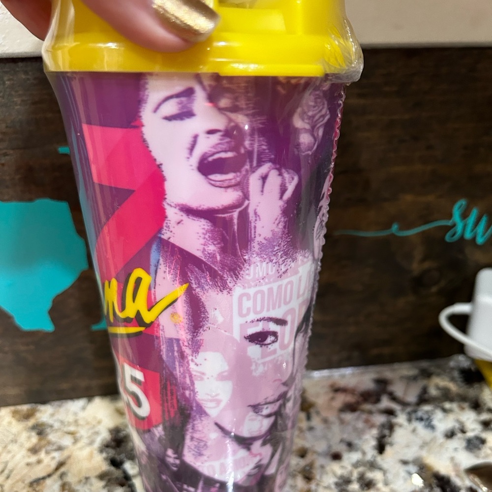 collector Selena Cup